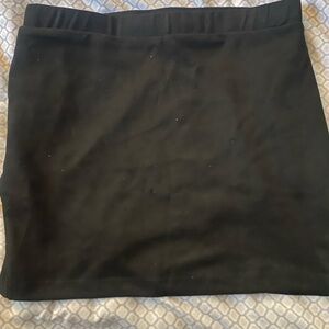 Short black skirt
